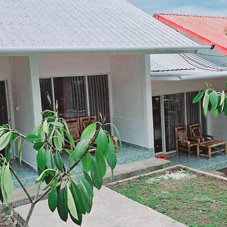 Pondok Guru Bakti Cottage Сенару Екстериор снимка