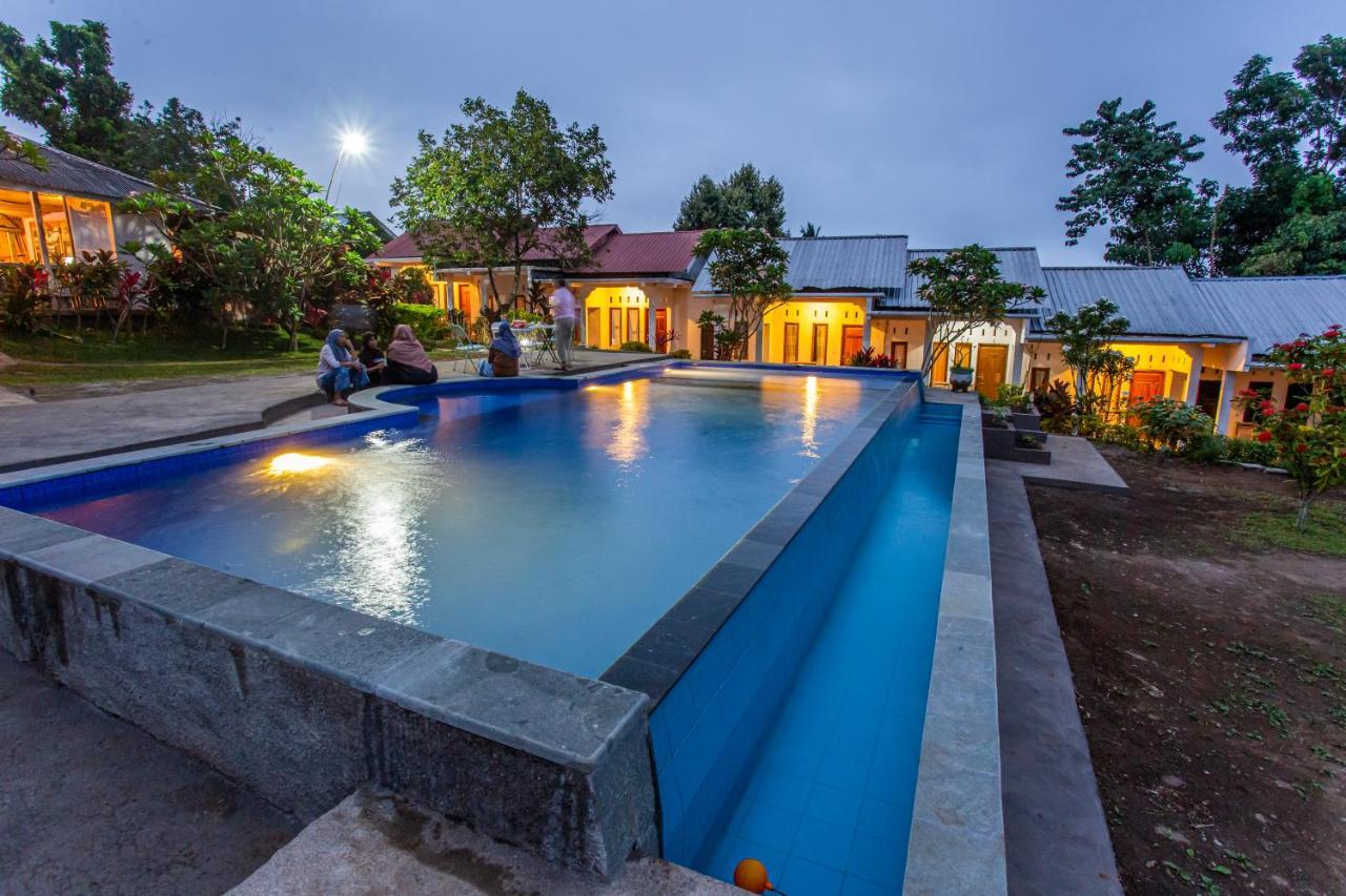 Pondok Guru Bakti Cottage Сенару Екстериор снимка